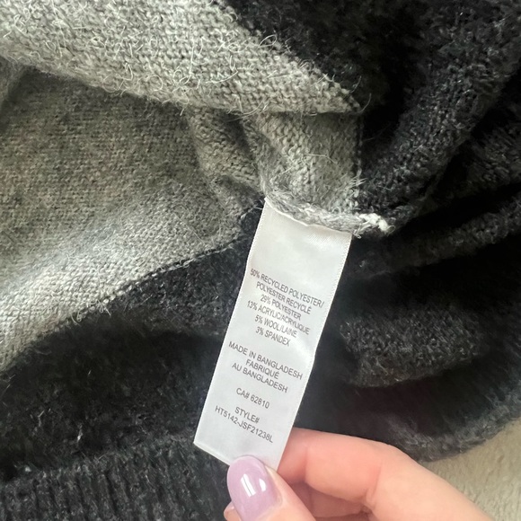 NWT Crew Neck Sweater - Picture 4 of 4